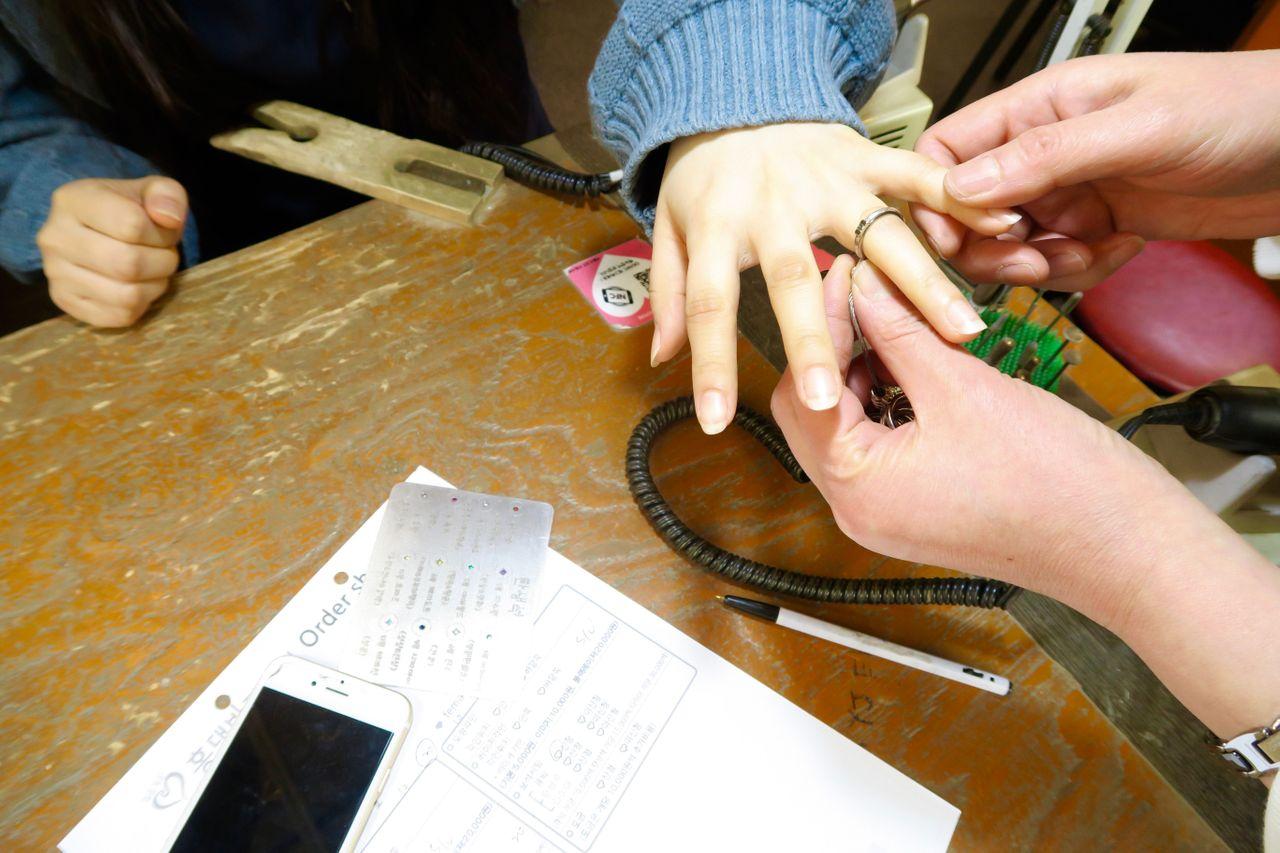 韓国　韓国旅行　旅行　ソウル　ソウル旅行　観光　ソウル観光　韓国観光　ホンデ　弘大　ショッピング　カフェ　指輪　指輪作り　体験　カップル　カップルリング　リング　お揃い　手作り